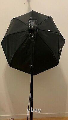 Buff Umbrella Diffuser + Paul C. Buff Einstein 640 WS Monolight