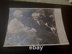 1951 Photo d'Albert Einstein avec le Premier Ministre d'Israël David Ben-Gurion à Princeton, N.J.