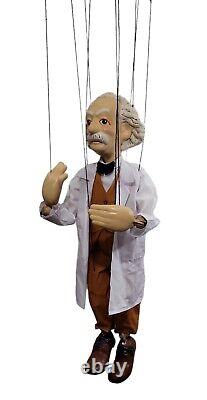 Albert Einstein Marionnette à fils en bois et plâtre à 9 cordes, 24 exemplaires rares.