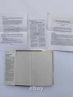 Évasion d'Einstein Ronald Hatch Copyright 1992 Relié Plus Articles Notes
