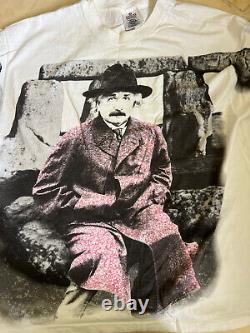 Vtg 90's Albert Einstein Art Stonehenge All Over Print T Shirt Men's XL Physics -> T-shirt vintage années 90 avec impression intégrale d'Albert Einstein et de Stonehenge pour homme taille XL, physique